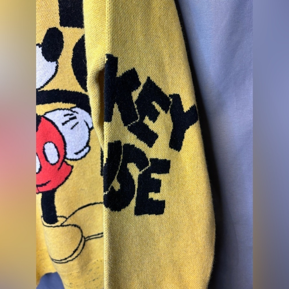 Authentic Disney Mickey Mouse on front Pullover Sweater Yellow/Black Size XL - Picture 4 of 13